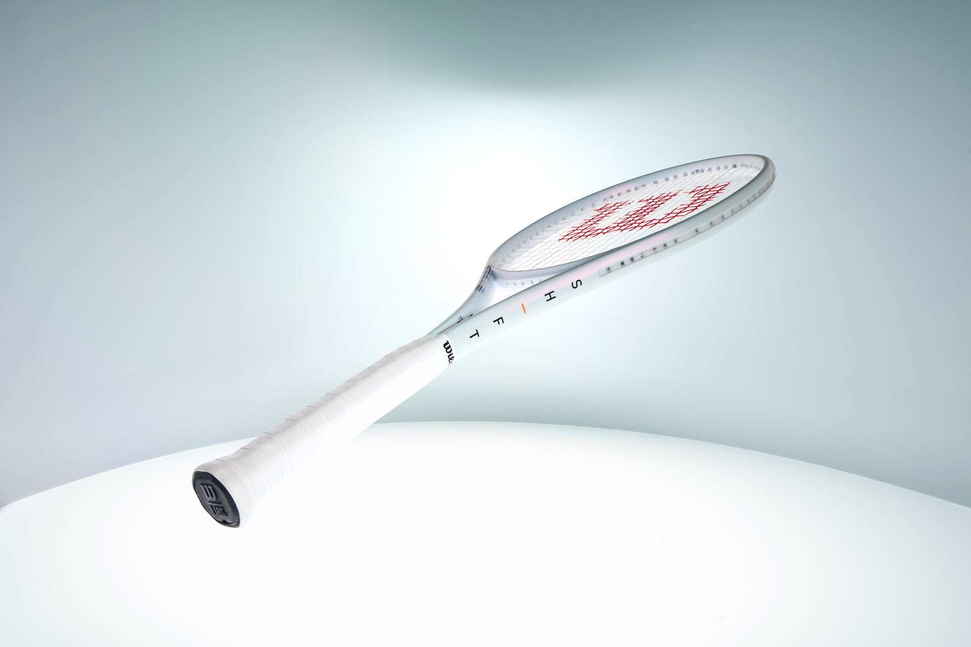 Wilson Shift 300 16 x 20 Review Featured Image