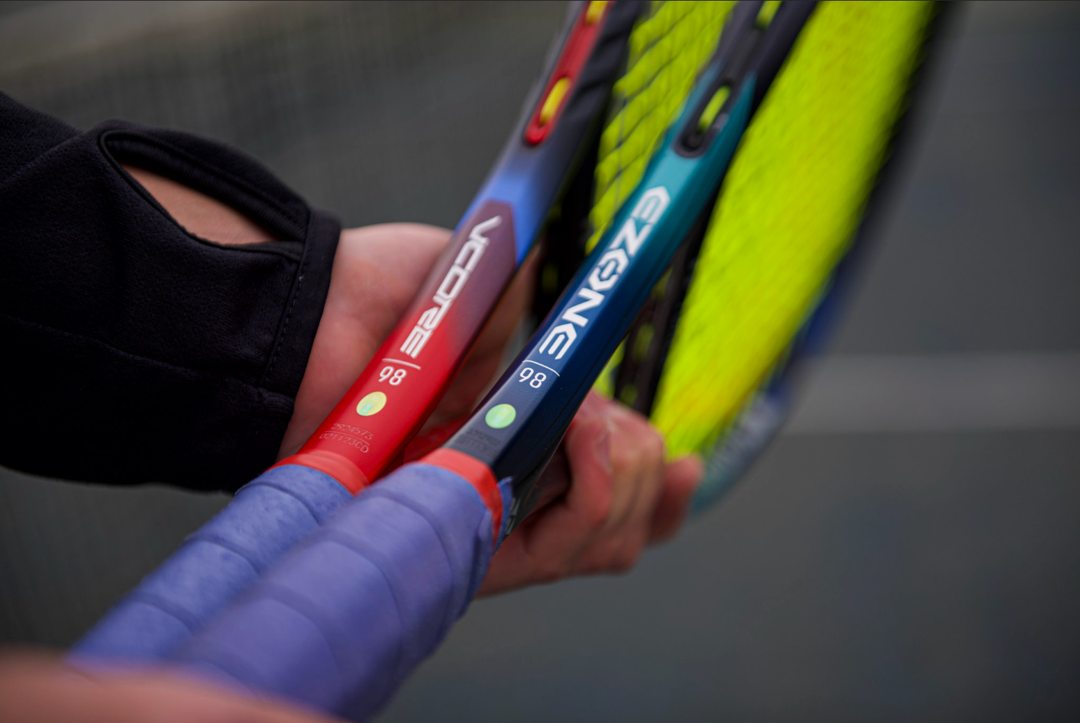Yonex VCORE 98 V7 vs. EZONE 98 V7 Featured Image